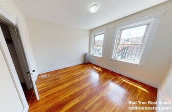 1350 Commonwealth Ave in Boston, MA - Foto de edificio - Building Photo