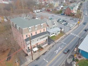 103 Main St in Walnutport, PA - Building Photo - Building Photo