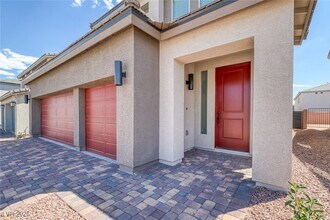 6533 Twin Brks Ave in Las Vegas, NV - Building Photo - Building Photo
