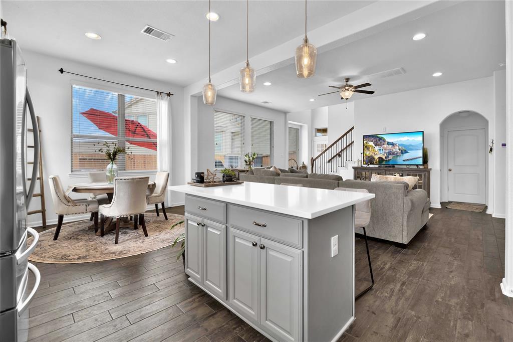 25326 Fallen Acorn Ct in Porter, TX - Building Photo