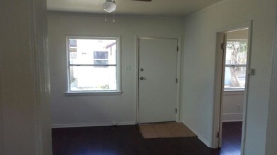 1271 N Berendo St in Los Angeles, CA - Foto de edificio - Building Photo