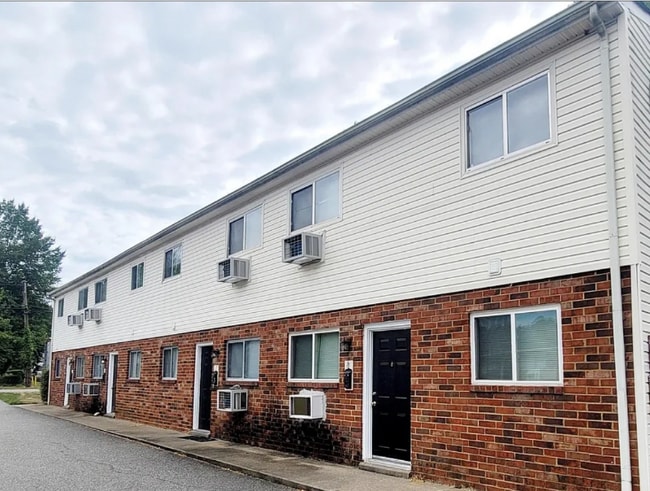 property at 1808 Williamsburg Rd