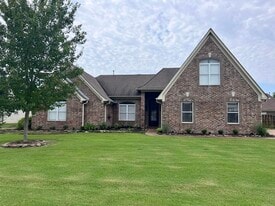 455 Lewis Fairway Cir in Oakland, TN - Building Photo