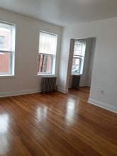 10 Yeamans St in Revere, MA - Foto de edificio - Building Photo