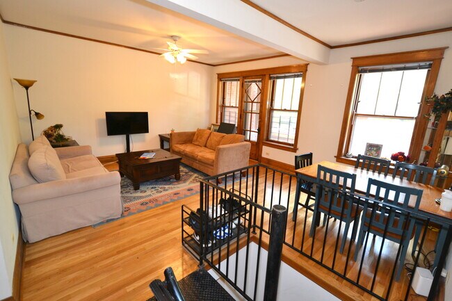 3765 N Lakewood Ave in Chicago, IL - Building Photo - Building Photo