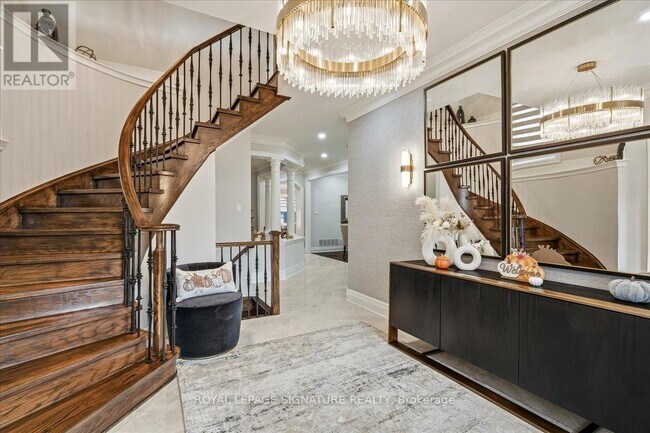 1268 Kestell Blvd. in Oakville, ON - Building Photo - Building Photo