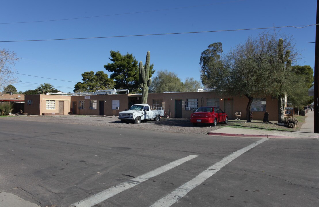 802 E Monroe Ave in Buckeye, AZ - Building Photo