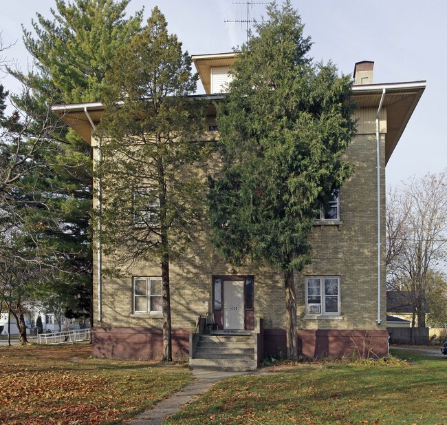 5320 17th Ave in Kenosha, WI - Foto de edificio - Building Photo