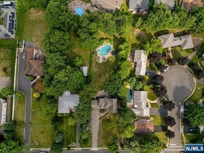 356 N Farview Ave in Paramus, NJ - Building Photo - Building Photo
