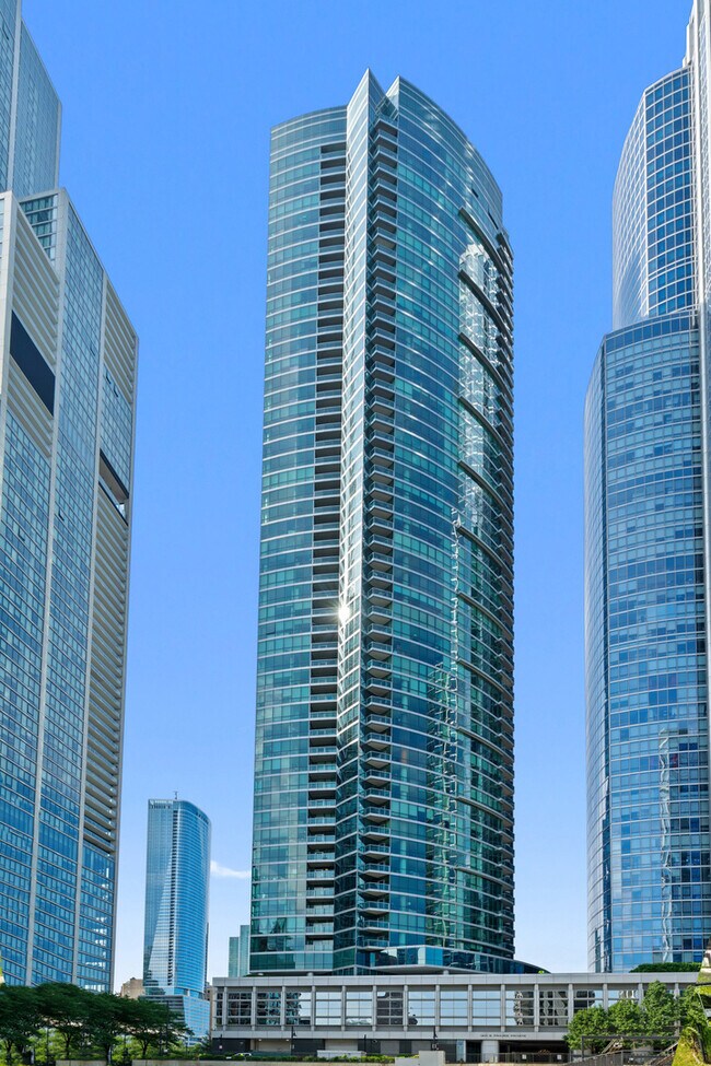 property at 1201 S Prairie Ave