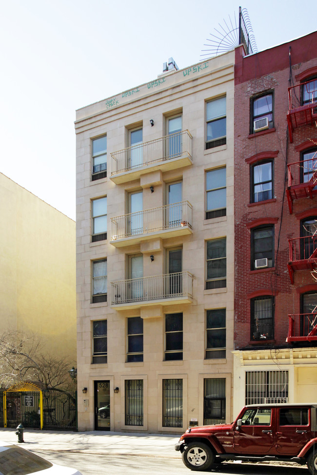 528 E 6th St in New York, NY - Foto de edificio - Building Photo