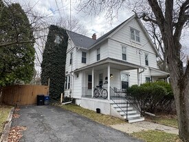 213 Cornell St in Ithaca, NY - Building Photo