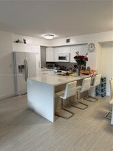 4540 NW 107th Ave in Miami, FL - Building Photo - Building Photo