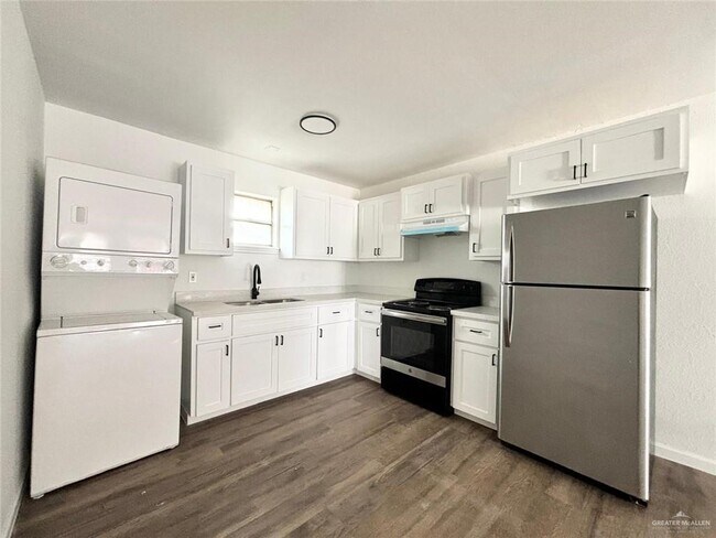 7 N 28th St in McAllen, TX - Building Photo - Building Photo