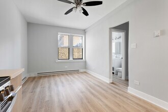 1634 W Howard St in Chicago, IL - Building Photo - Building Photo