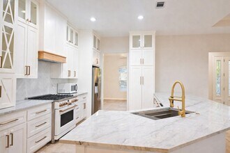 87 Firestone Pl in Meadowlakes, TX - Building Photo - Building Photo