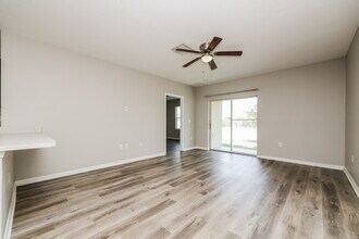 10540 Whispering Hammock Dr in Riverview, FL - Building Photo - Building Photo