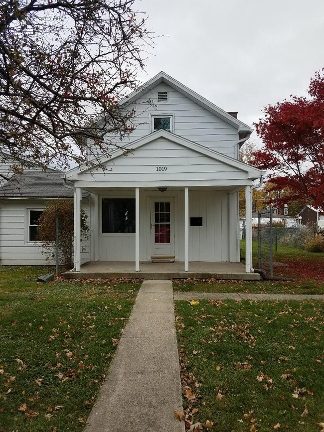 1019 Putnam St in Findlay, OH - Foto de edificio - Building Photo