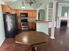 4389 E Holiday Dr in Fayetteville, AR - Building Photo - Building Photo