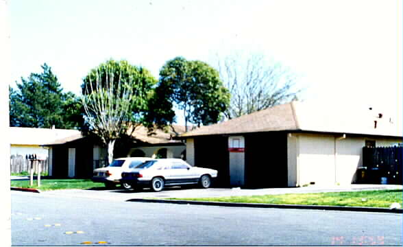 148 Eddy Dr in Santa Rosa, CA - Building Photo - Building Photo