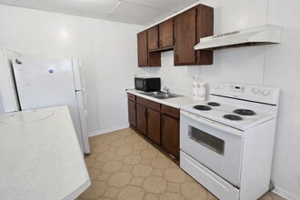 315 Gaiety Ln, Unit B in San Antonio, TX - Foto de edificio - Building Photo