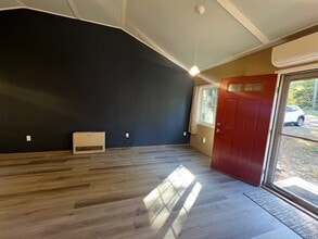 73 Moose Brook Rd, Unit 1 in Southampton, MA - Building Photo - Building Photo