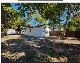 1762 NW 63rd St in Miami, FL - Building Photo - Building Photo