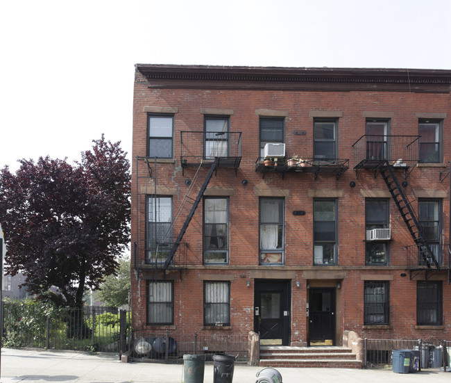 152 Degraw St in Brooklyn, NY - Foto de edificio - Building Photo