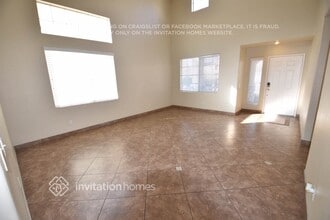 15067 Oak Spring Dr in Fontana, CA - Building Photo - Building Photo