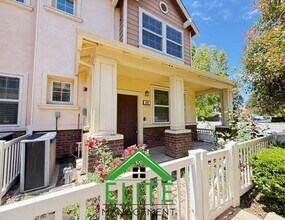404 Boulder Terrace in Fremont, CA - Building Photo - Building Photo