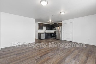 485 S 38th Ave in West Richland, WA - Building Photo - Building Photo