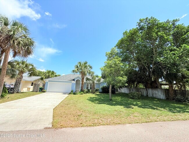 106 Delvalle St in Melbourne Beach, FL - Building Photo - Building Photo