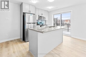 1203 Creekway Private in Ottawa, ON - Building Photo - Building Photo