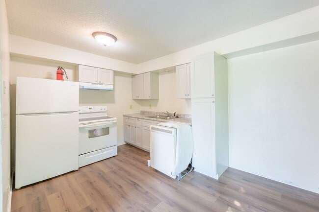 6124 73rd Ave N in Minneapolis, MN - Building Photo - Building Photo