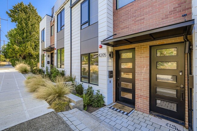 property at 4205 SW Raymond St