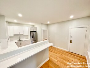 35 Newport St in Boston, MA - Building Photo - Building Photo