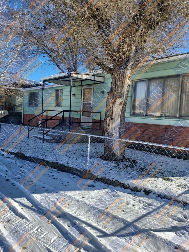 1038 Lyle St in Rock Springs, WY - Building Photo - Building Photo