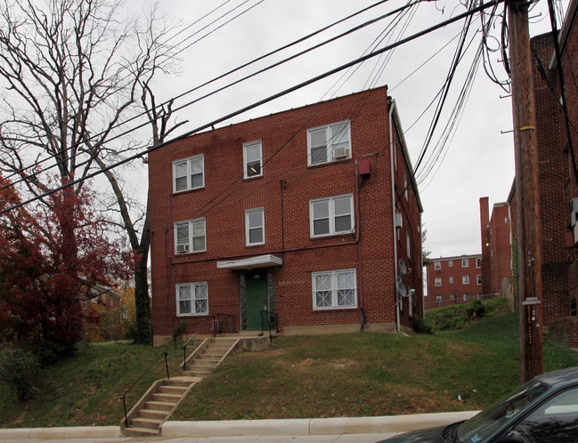 933 52nd St NE in Washington, DC - Foto de edificio - Building Photo