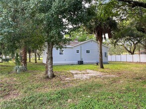 2371 Lafayette St in Ft. Myers, FL - Building Photo - Building Photo