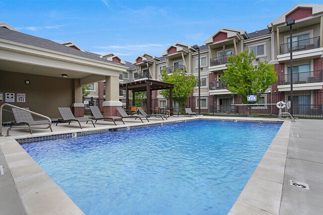 Wasatch Pointe Apartments in North Logan, UT - Foto de edificio - Building Photo