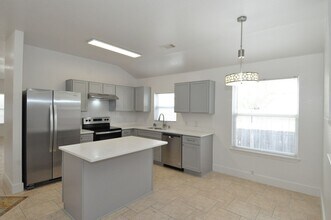 14804 Lantern Dr in Pflugerville, TX - Building Photo - Building Photo