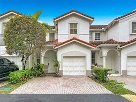 4330 NW 114th Pl in Doral, FL - Building Photo