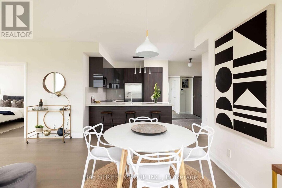15-1715 Water Walk Dr in Markham, ON - Building Photo