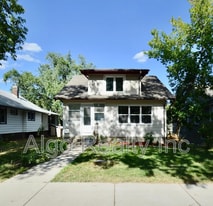 4239 Minnehaha Ave in Minneapolis, MN - Building Photo