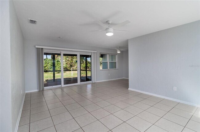 2159 Floyd Ct in Port Charlotte, FL - Building Photo - Building Photo