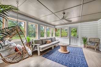 23120 Bates Rd in Sarahsville, OH - Foto de edificio - Building Photo