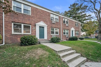 98 Blachley Rd in Stamford, CT - Building Photo - Building Photo