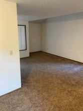 5499 Nicole Ct SE in Salem, OR - Foto de edificio - Building Photo