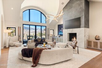 75 McLain Ct in Aspen, CO - Building Photo - Building Photo