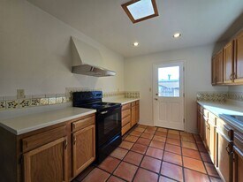522 Juniper Dr in Santa Fe, NM - Building Photo